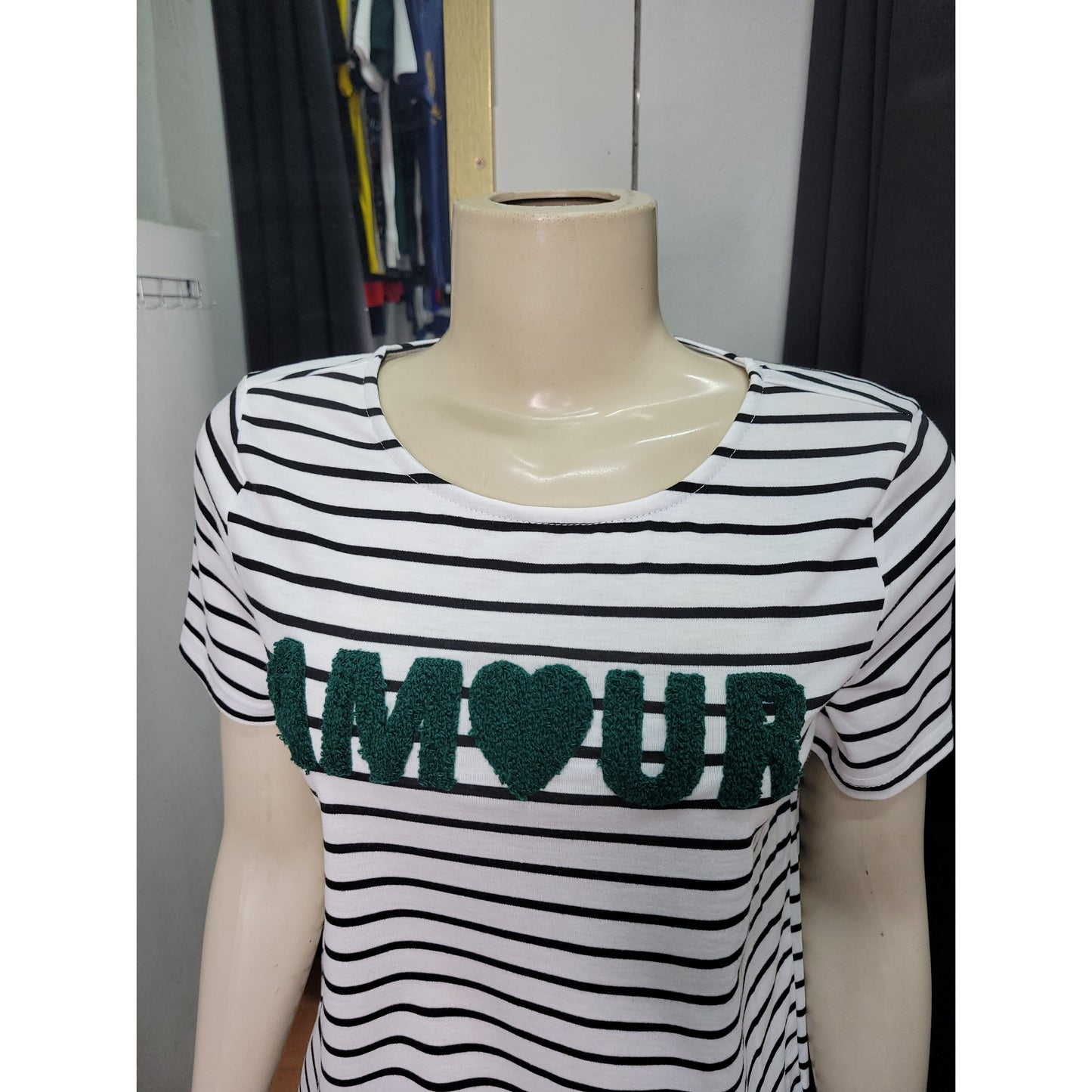 Amour Graphic Tee