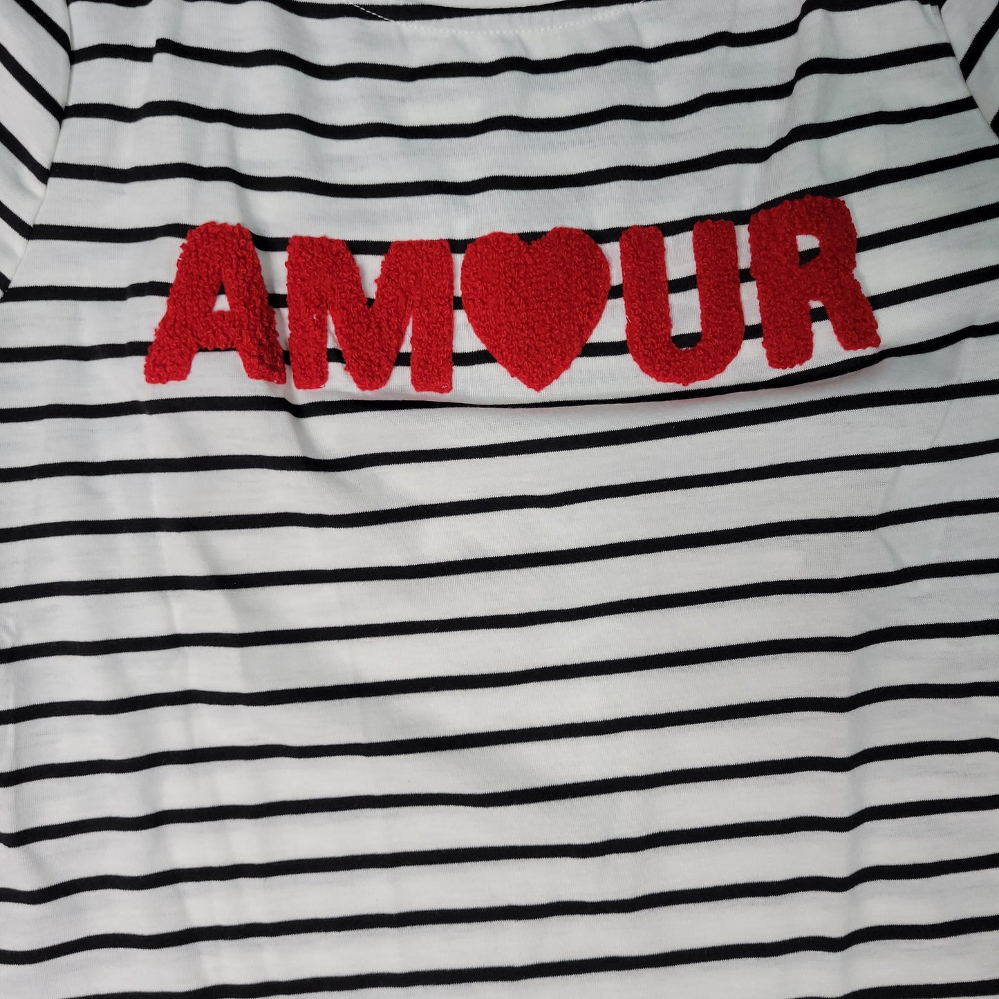 Amour Graphic Tee